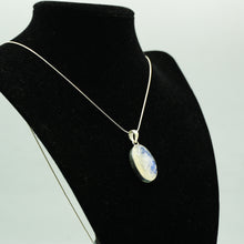 Load image into Gallery viewer, Moonstone pendant 925 Silver
