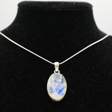 Load image into Gallery viewer, Moonstone pendant 925 Silver