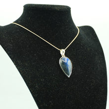 Load image into Gallery viewer, Labradorite Pendant 925 Silver