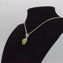 Load image into Gallery viewer, Peridot Pendant 925 Silver
