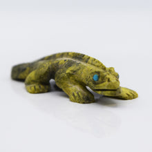 Load image into Gallery viewer, Zuni Geko Totem Animal