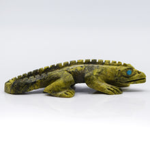 Load image into Gallery viewer, Zuni Geko Totem Animal