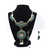 Load image into Gallery viewer, Navajo Jewellery Set (Necklace and Earrings)

