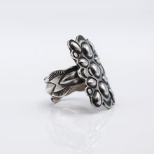 Load image into Gallery viewer, Navajo Silver Ring

