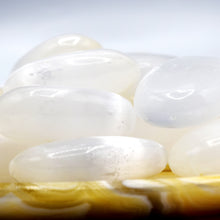 Load image into Gallery viewer, Selenite Palm stones