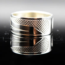 Load image into Gallery viewer, Whale First Nation Ring