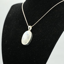 Load image into Gallery viewer, Moonstone pendant 925 Silver
