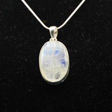 Load image into Gallery viewer, Moonstone pendant 925 Silver
