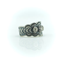 Load image into Gallery viewer, Navajo Silver Ring

