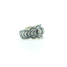 Load image into Gallery viewer, Navajo Silver Ring
