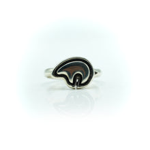 Load image into Gallery viewer, Zuni Bear ring in sterling Silver
