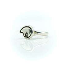 Load image into Gallery viewer, Zuni Bear ring in sterling Silver
