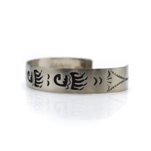 Load image into Gallery viewer, Navajo Bear Paw  Silver Bracelet

