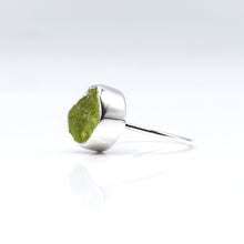 Load image into Gallery viewer, Peridot Ring 925 Silver
