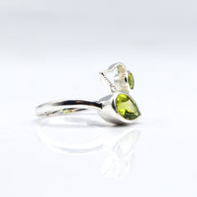 Load image into Gallery viewer, Peridot Leaf Ring 925 Silver
