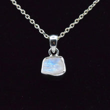 Load image into Gallery viewer, Moonstone pendant 925 Silver
