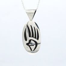 Load image into Gallery viewer, Navajo Bear claw necklace in Sterling Silver
